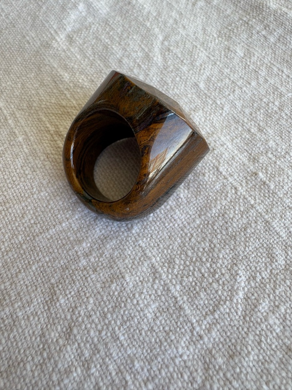 Polished Brown Resin Dome Ring - Picture 4 of 8